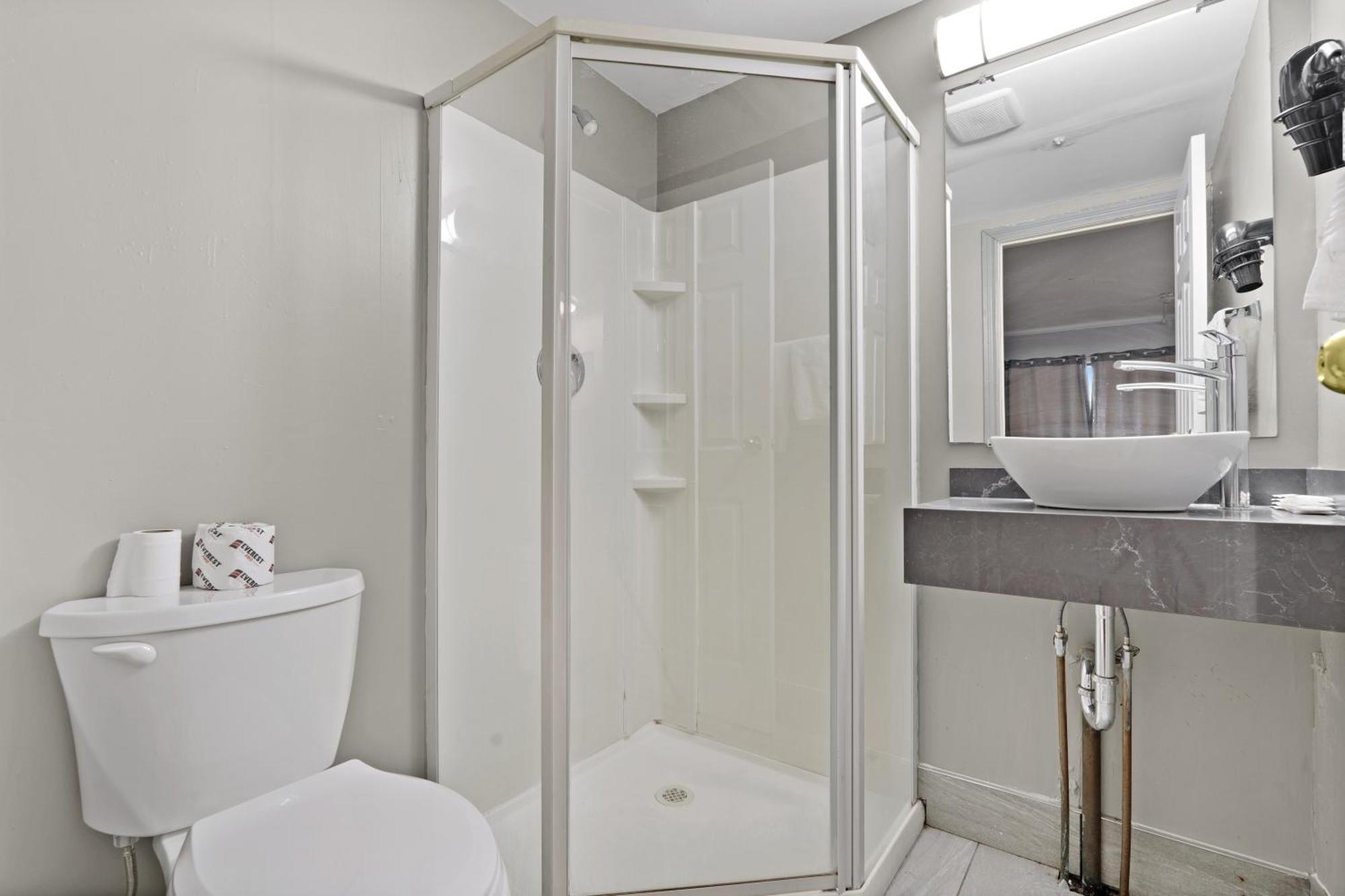 Niagara Lodge & Suites Екстер'єр фото