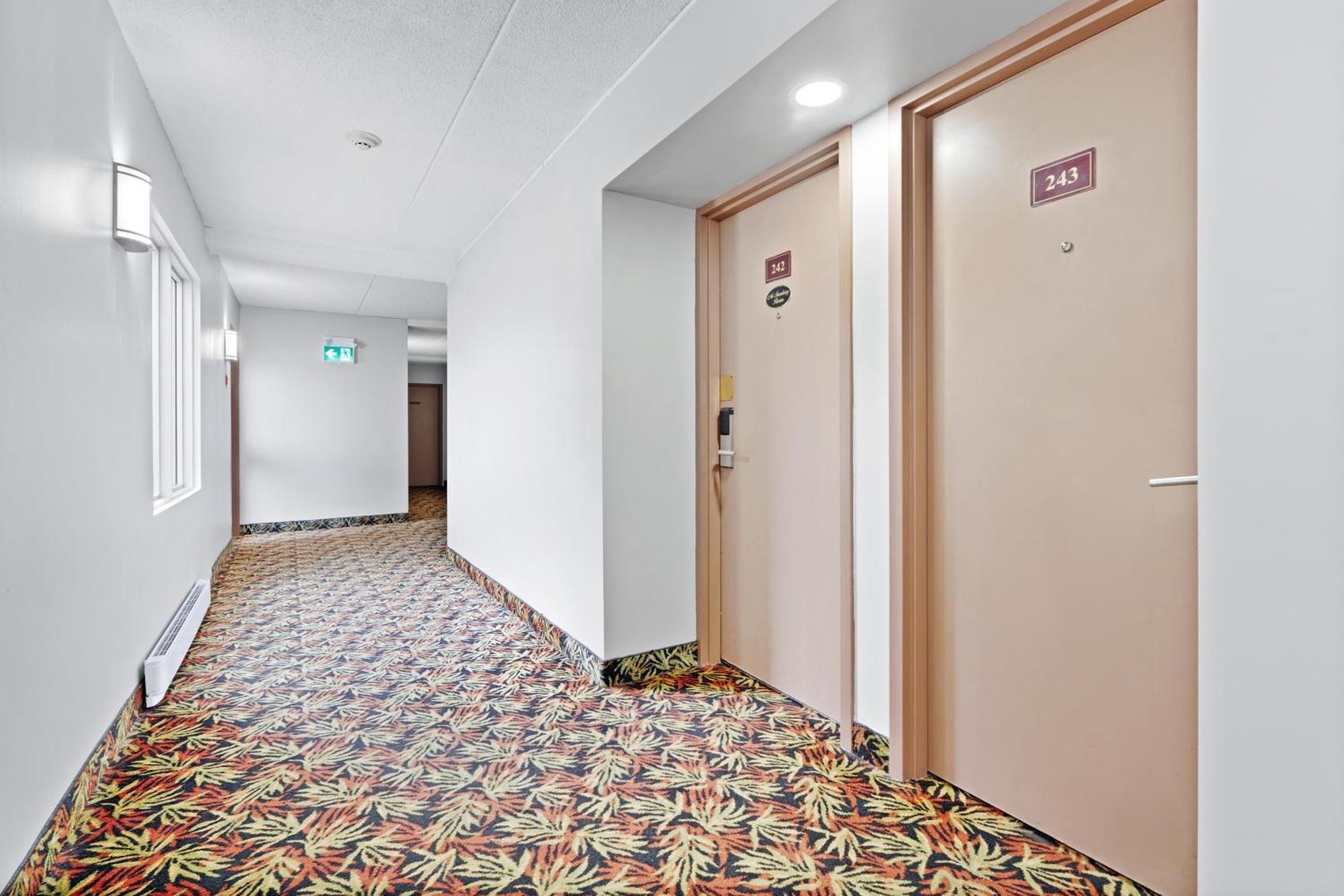 Niagara Lodge & Suites Екстер'єр фото
